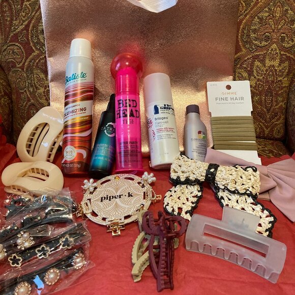 Gift Bag of Assorted Hair Products/Accessories - Picture 5 of 8